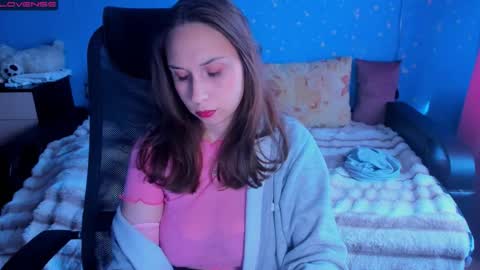 Snapshot of traneba chatting on 09-25-25, 09:35 Kate online show from 09-25-25, 09:35