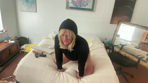 Snapshot of trannytush69 chatting on 12-13-24, 07:43 USA GURL online show from 12-13-24, 07:43