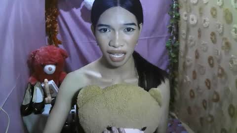 Snapshot of transgender21_petitecock chatting on 12-13-25, 08:04 supernatural trans online show from 12-13-25, 08:04