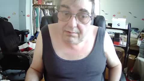 Snapshot of transmtfhello chatting on 01-24-25, 04:17 Peter online show from 01-24-25, 04:17