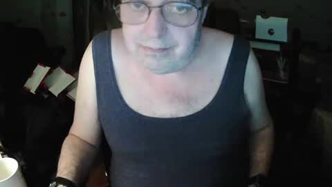 Snapshot of transmtfhello chatting on 02-20-25, 11:21 Peter online show from 02-20-25, 11:21