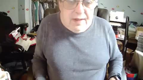 Snapshot of transmtfhello chatting on 02-23-25, 08:00 Peter online show from 02-23-25, 08:00