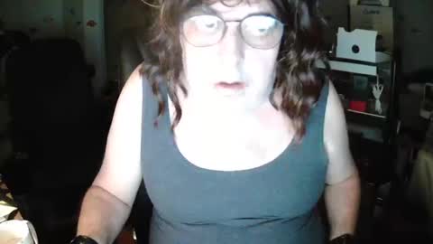 Snapshot of transmtfhello chatting on 10-31-25, 08:37 Peter online show from 10-31-25, 08:37