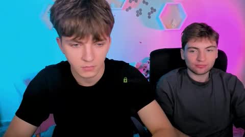 Travis online show from 12-04-25, 08:06