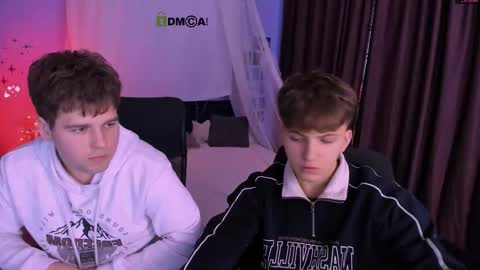 Snapshot of travis_wolf_ chatting on 12-21-25, 08:27 Travis online show from 12-21-25, 08:27