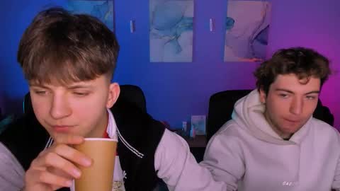 Snapshot of travis_wolf_ chatting on 02-19-26, 09:49 Travis online show from 02-19-26, 09:49