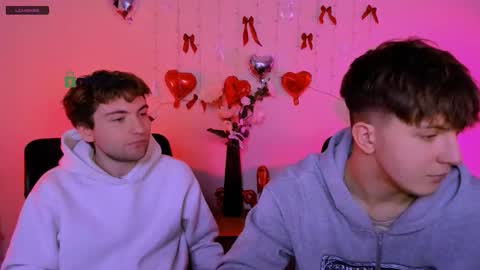 Snapshot of travis_wolf_ chatting on 02-21-26, 09:43 Travis online show from 02-21-26, 09:43