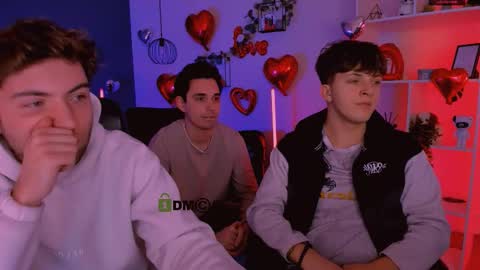 Snapshot of travis_wolf_ chatting on 02-27-26, 09:31 Travis online show from 02-27-26, 09:31