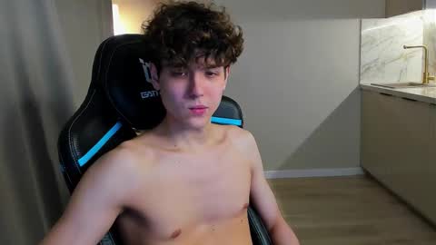 travisrivas online show from 10-16-25, 03:46