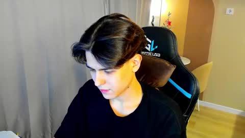 travisrivas online show from 12-19-25, 05:31