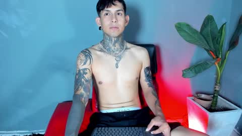 TRAV - INDEPENDENT MODEL online show from 03-12-25, 09:35