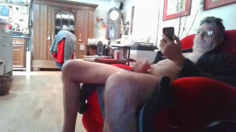 trebgeis1 online show from 09-28-25, 05:02