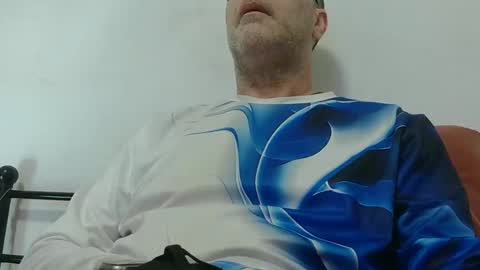 Snapshot of trevido4u chatting on 03-10-25, 12:18 trevido4u online show from 03-10-25, 12:18