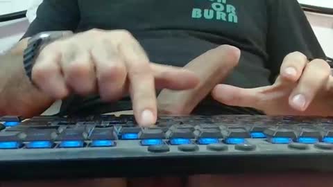 Snapshot of trevido4u chatting on 10-22-25, 11:04 trevido4u online show from 10-22-25, 11:04