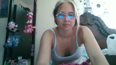 triana_bell online show from 12-22-24, 04:38