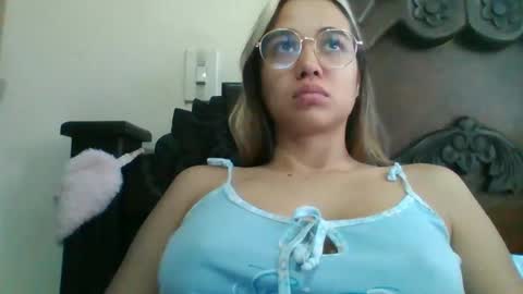 triana_bell online show from 01-12-25, 03:57
