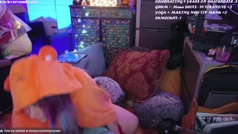 Cassie online show from 12-23-24, 04:33