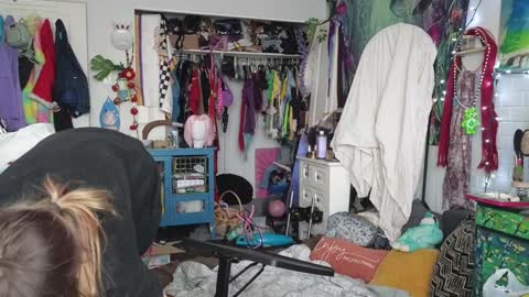 Cassie online show from 02-02-25, 07:25