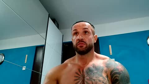 Snapshot of tridentmuscles chatting on 10-10-25, 10:42 tridentmuscles online show from 10-10-25, 10:42