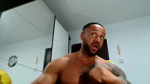 Snapshot of tridentmuscles chatting on 11-18-25, 12:31 tridentmuscles online show from 11-18-25, 12:31