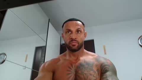 Snapshot of tridentmuscles chatting on 11-25-25, 11:16 tridentmuscles online show from 11-25-25, 11:16