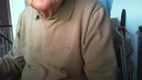 Snapshot of triggerfinger1 chatting on 11-17-25, 03:51 Steve online show from 11-17-25, 03:51