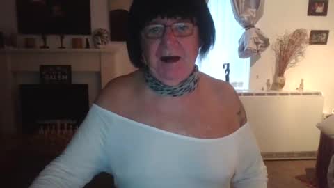 Snapshot of trinity1011 chatting on 12-12-24, 08:25 trinity1011 online show from 12-12-24, 08:25