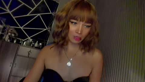 Ms Ella online show from 12-18-24, 03:33