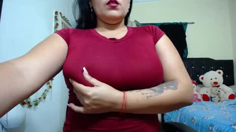 Snapshot of trisha_bai chatting on 09-14-25, 01:49 Trisha online show from 09-14-25, 01:49