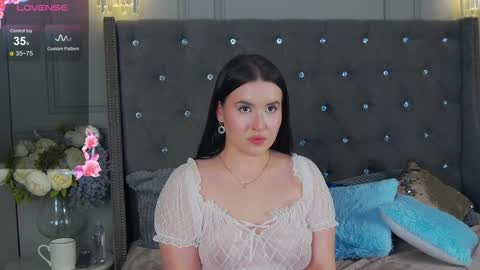 Snapshot of trisha_winslet chatting on 01-13-25, 01:56 trisha_winslet online show from 01-13-25, 01:56