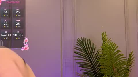 Snapshot of trisha_winslet chatting on 02-20-25, 02:51 trisha_winslet online show from 02-20-25, 02:51