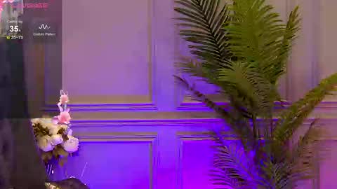 Snapshot of trisha_winslet chatting on 02-21-25, 08:07 trisha_winslet online show from 02-21-25, 08:07