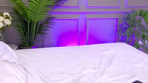 Snapshot of trisha_winslet chatting on 10-06-25, 08:45 trisha_winslet online show from 10-06-25, 08:45