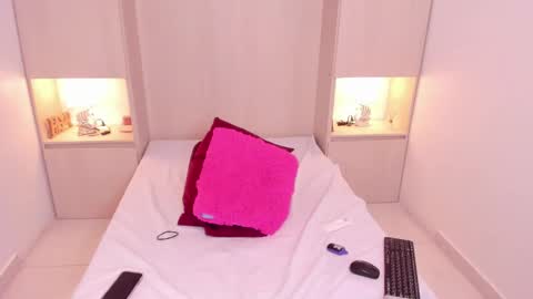 Snapshot of trishamoon chatting on 11-07-25, 04:12 TRISHA online show from 11-07-25, 04:12