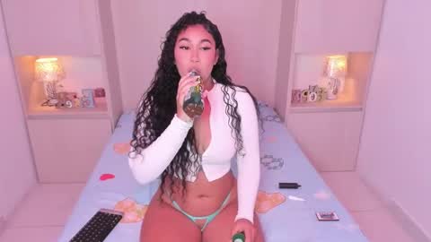 Snapshot of trishamoon chatting on 11-30-25, 04:38 TRISHA online show from 11-30-25, 04:38