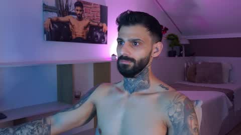 Snapshot of tristangreyaura chatting on 02-18-26, 06:09 Trystan Grey online show from 02-18-26, 06:09