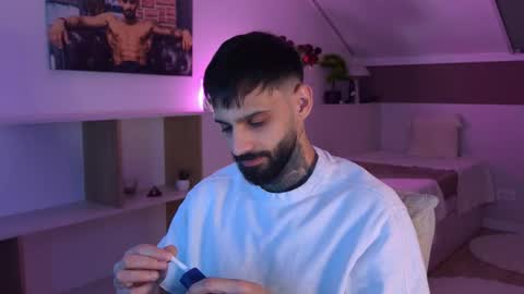 Snapshot of tristangreyaura chatting on 02-23-26, 07:06 Trystan Grey online show from 02-23-26, 07:06