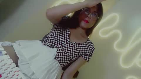 Snapshot of trixie_foxslut chatting on 01-17-26, 11:48 trixie_foxslut online show from 01-17-26, 11:48