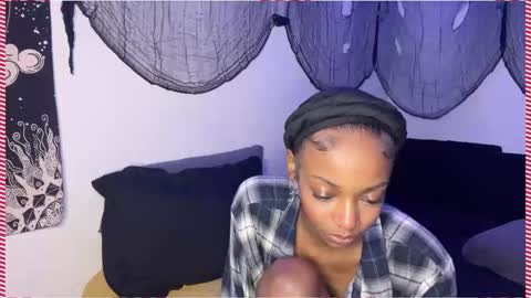 trixie_luv online show from 12-14-25, 02:11