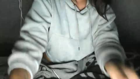 Snapshot of trixiebayeserra chatting on 10-15-25, 04:34 trixiebayeserra online show from 10-15-25, 04:34
