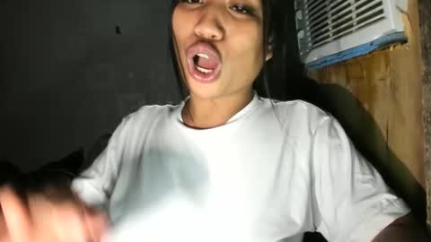 Snapshot of trixiebayeserra chatting on 10-16-25, 04:08 trixiebayeserra online show from 10-16-25, 04:08