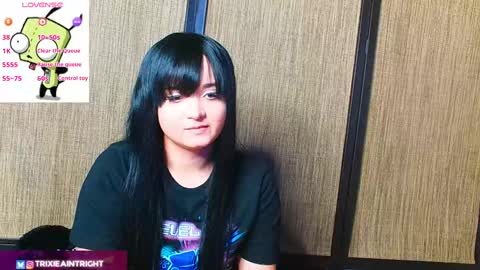 trixiedoescamcam online show from 10-07-25, 10:51