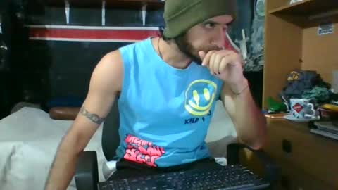 Snapshot of trizquelmen chatting on 01-09-25, 12:09 Andrew online show from 01-09-25, 12:09