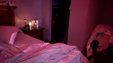 Snapshot of trojanswingers chatting on 11-27-25, 09:44 trojanswingers online show from 11-27-25, 09:44