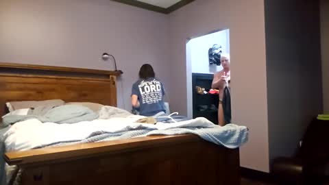 Snapshot of trojanswingers chatting on 12-14-25, 06:30 trojanswingers online show from 12-14-25, 06:30