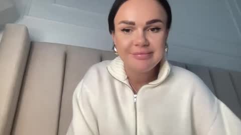 Snapshot of tromo18 chatting on 02-17-25, 02:04 Victoria online show from 02-17-25, 02:04