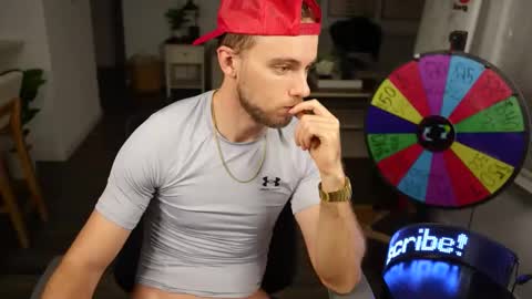 Snapshot of troy_greenxo chatting on 01-12-26, 03:23 Troy Green online show from 01-12-26, 03:23