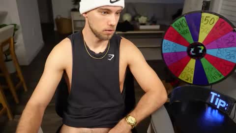 Snapshot of troy_greenxo chatting on 01-17-26, 10:57 Troy Green online show from 01-17-26, 10:57