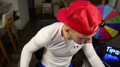 Snapshot of troy_greenxo chatting on 02-04-26, 03:34 Troy Green online show from 02-04-26, 03:34