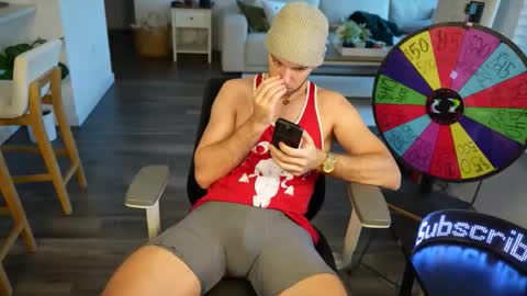 Snapshot of troy_greenxo chatting on 02-10-26, 10:25 Troy Green online show from 02-10-26, 10:25